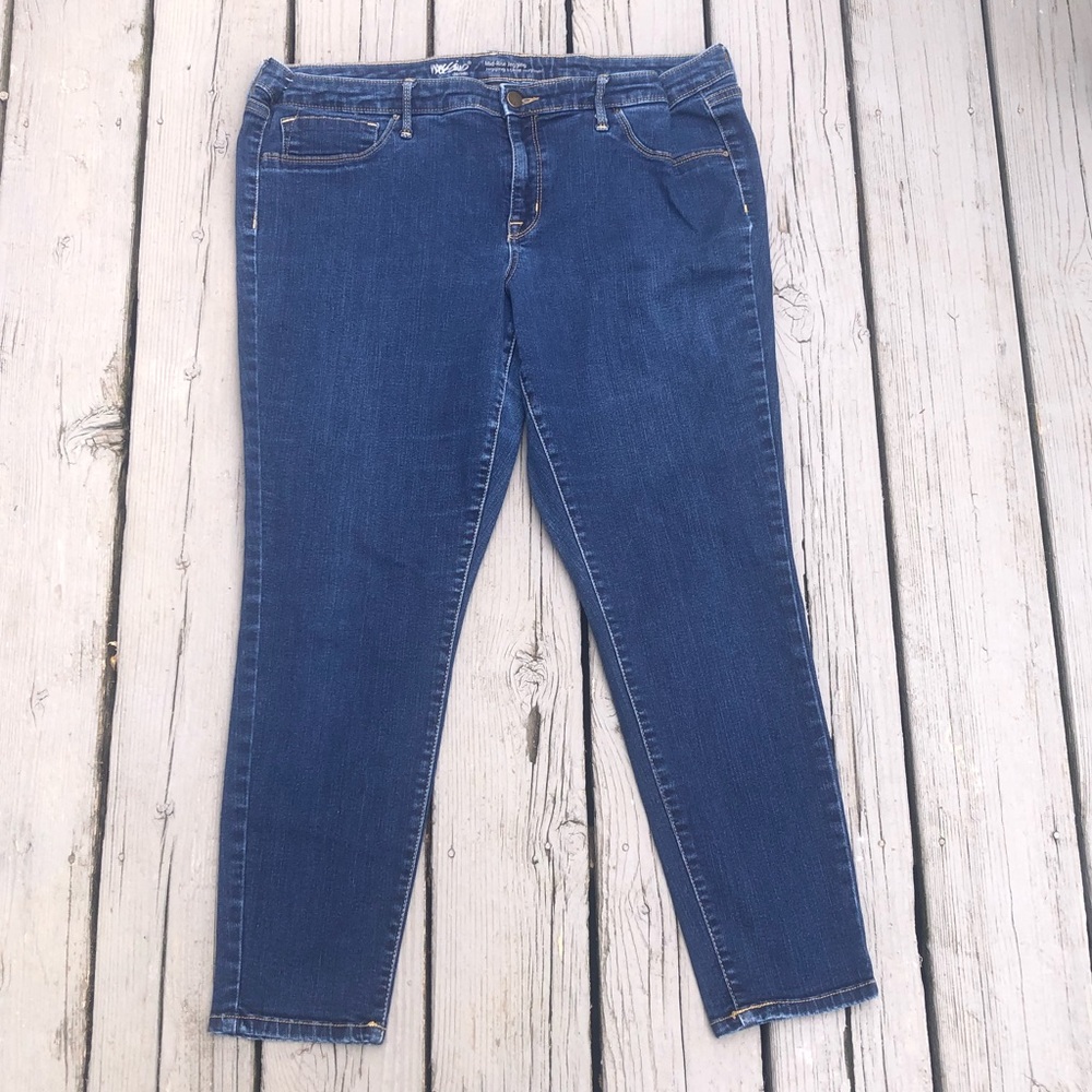 MOSSIMO SKINNY JEANS SIZE 18/34